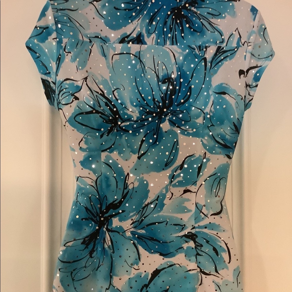 Womens turquoise and white print blouse with ruching. Sz. S. Great condition - Picture 3 of 3